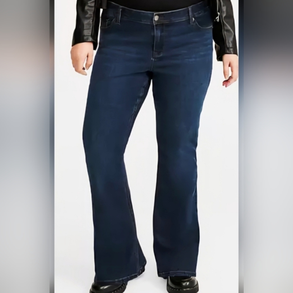 NWT Torrid Luxe Slim Boot Mid-Rise Jeans Size 14T(Tall)